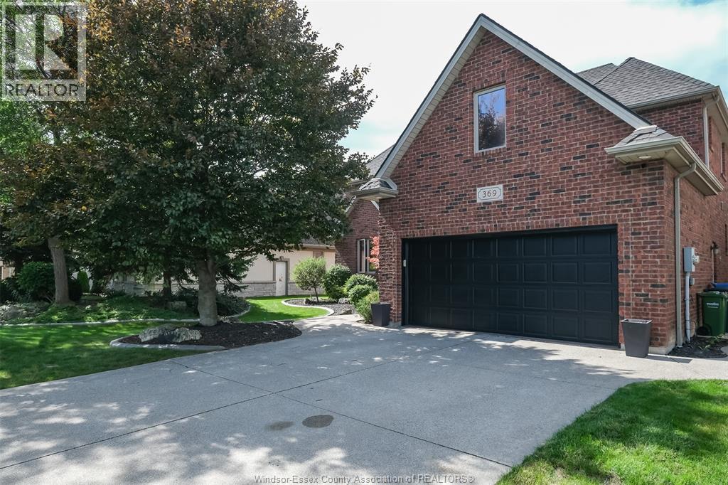 369 Pinehurst Drive Property Photo 3