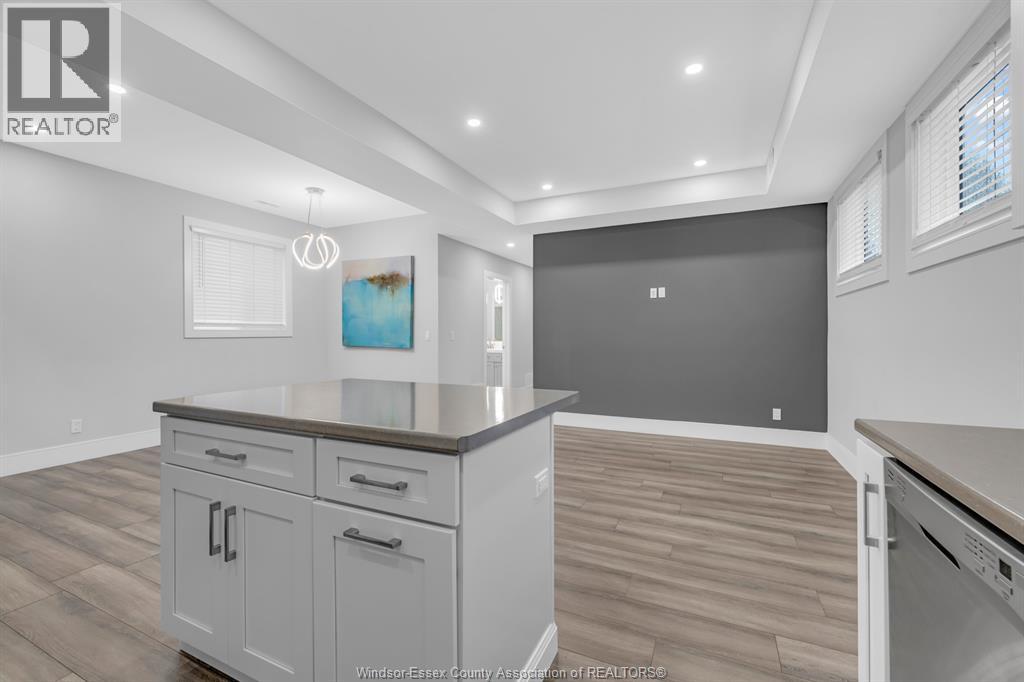 1565 Gladstone Avenue Property Photo 16
