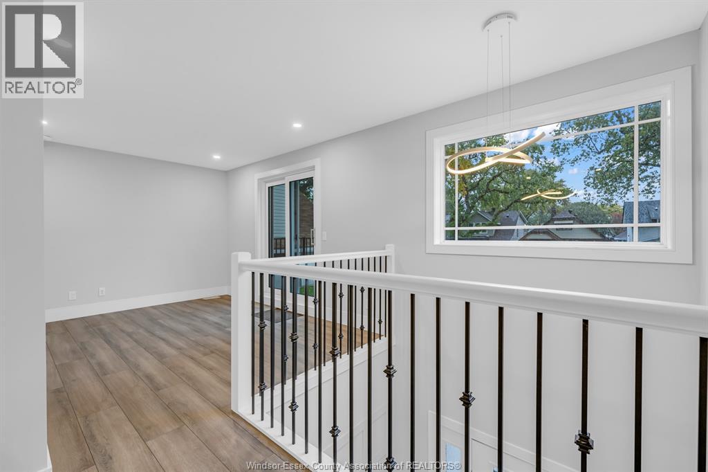 1565 Gladstone Avenue Property Photo 24