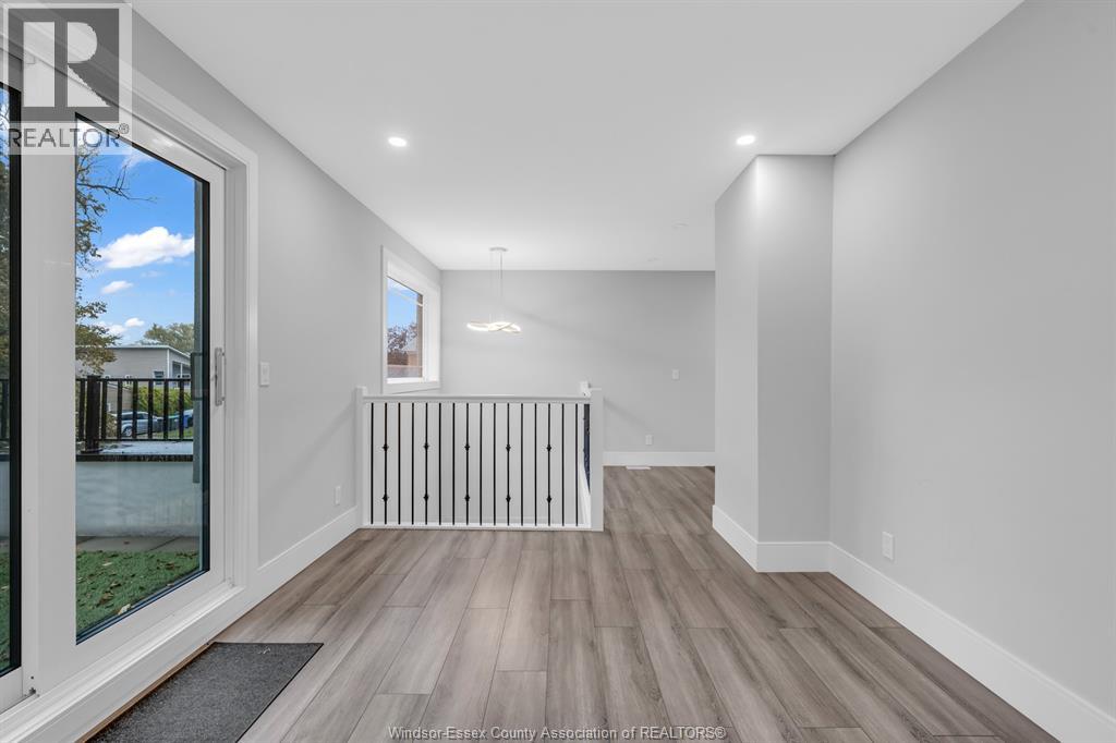 1565 Gladstone Avenue Property Photo 25