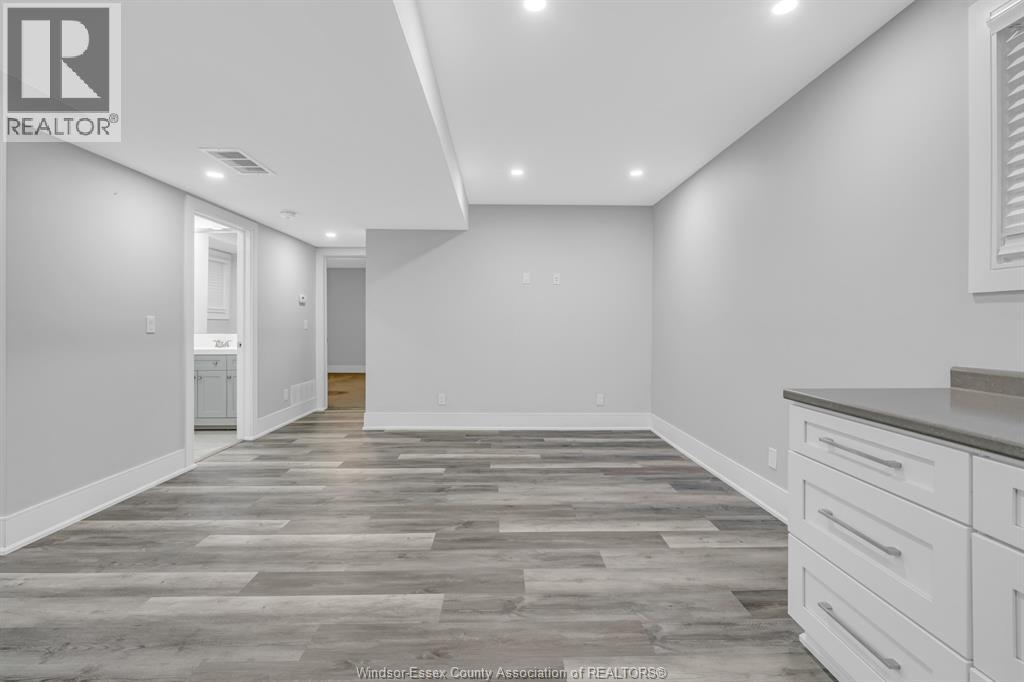1565 Gladstone Avenue Property Photo 28