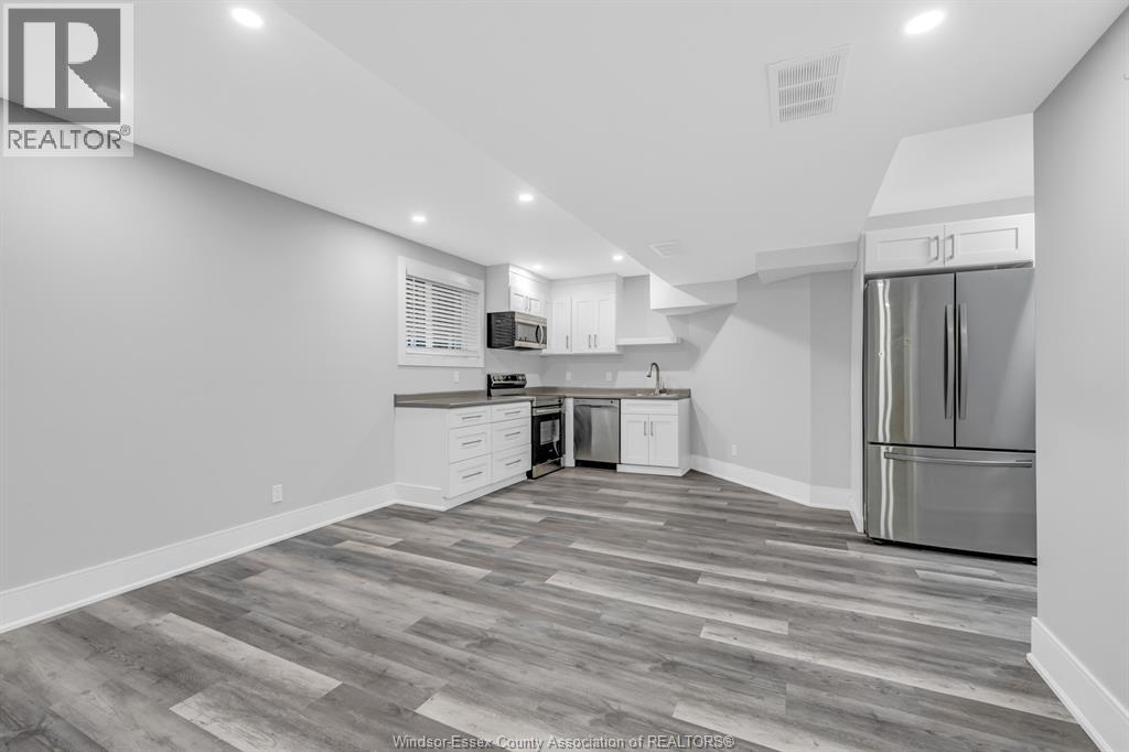 1565 Gladstone Avenue Property Photo 30