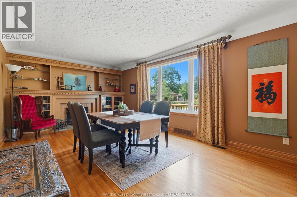 2574 Buckingham Property Photo 9