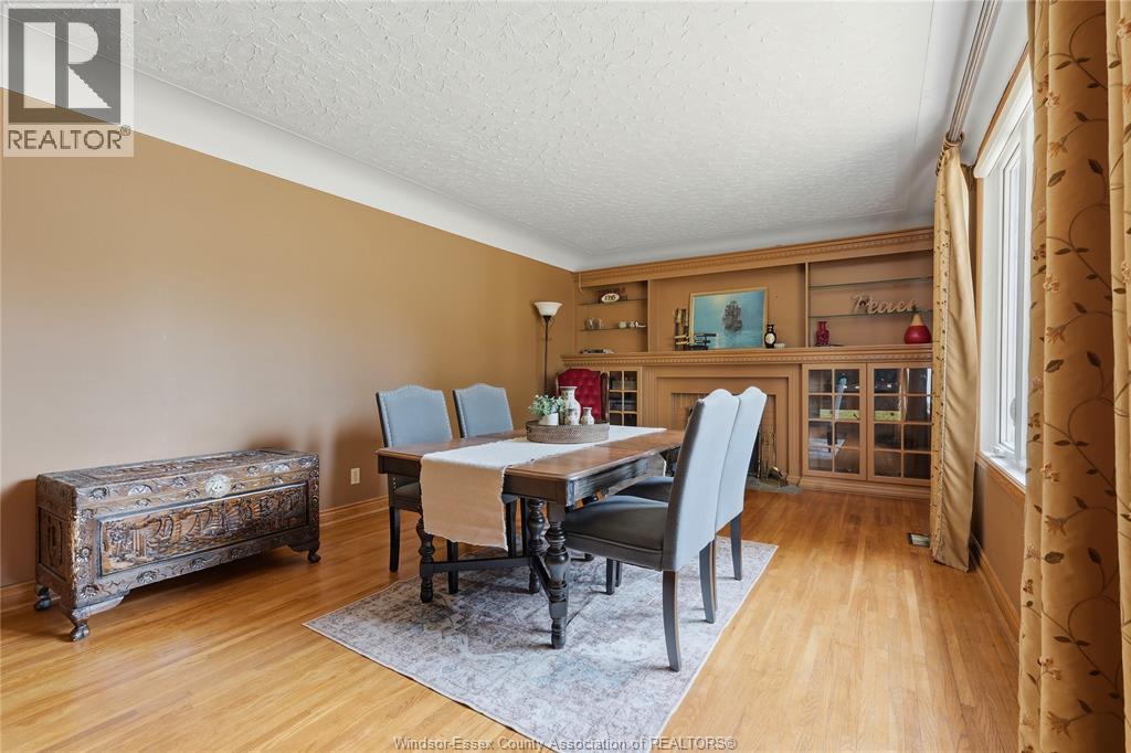 2574 Buckingham Property Photo 10