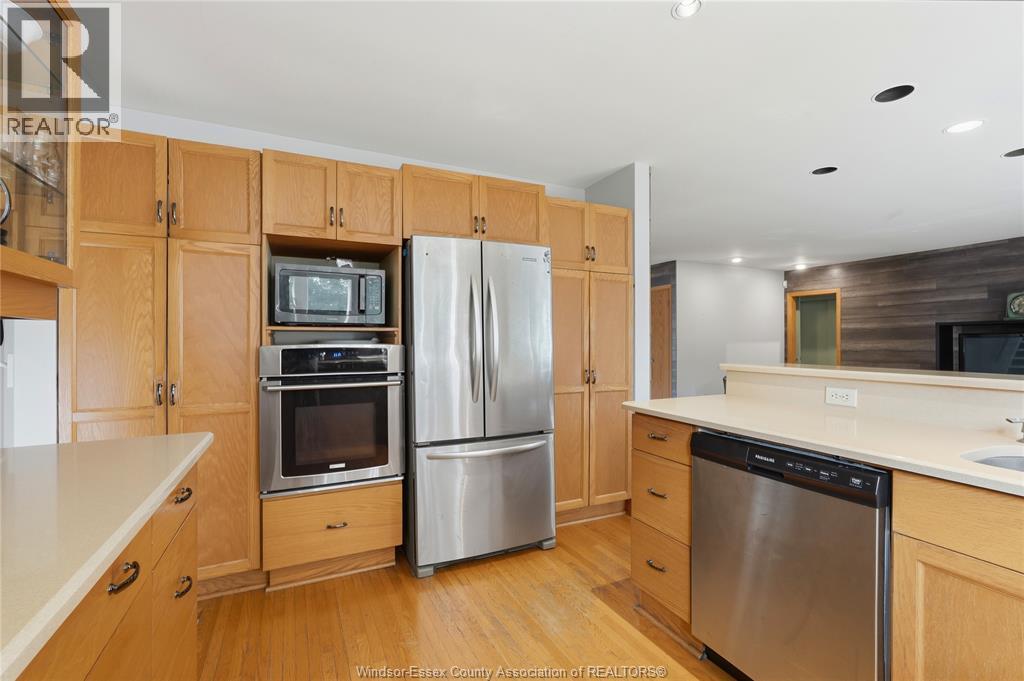 2574 Buckingham Property Photo 21