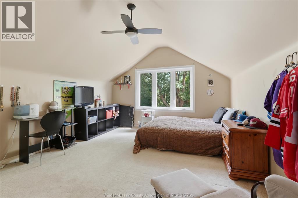 2574 Buckingham Property Photo 27