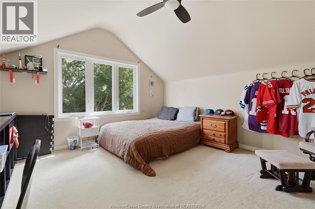 2574 Buckingham Property Photo 28