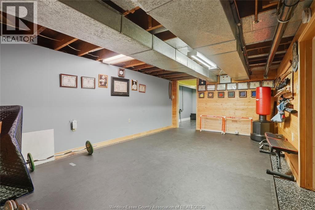 2574 Buckingham Property Photo 35
