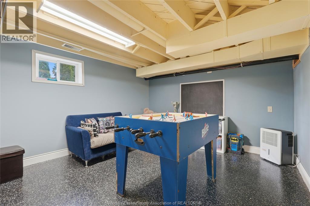 2574 Buckingham Property Photo 36
