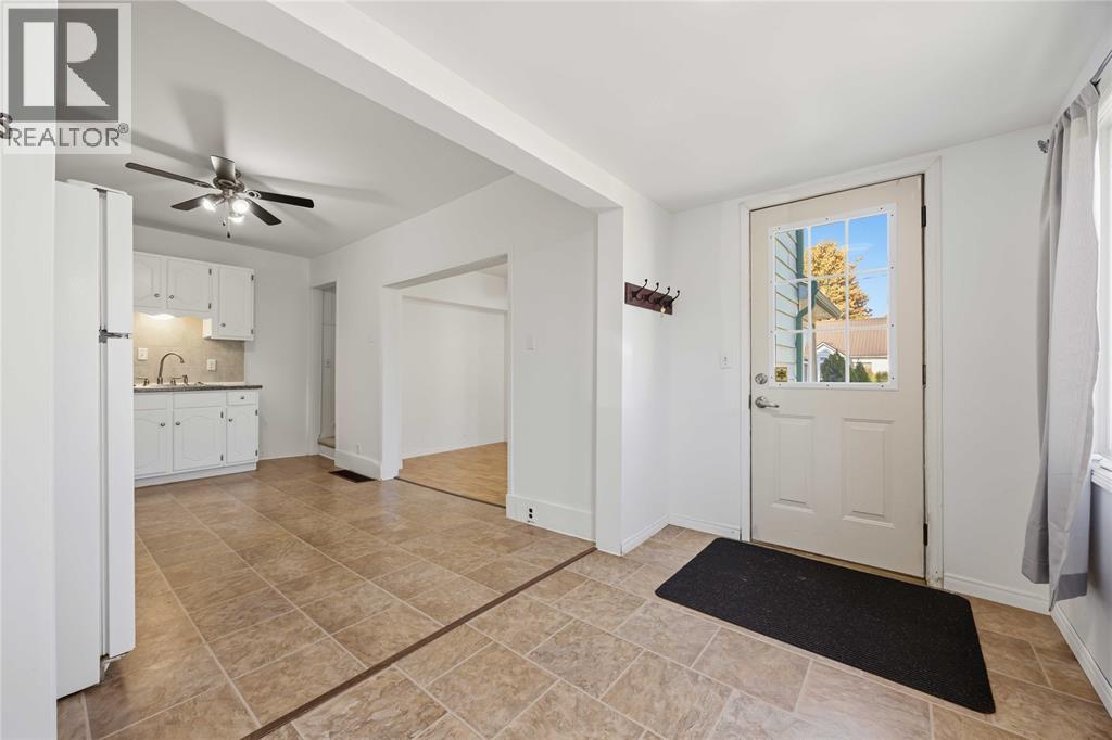 209 Queen Street Property Photo 4