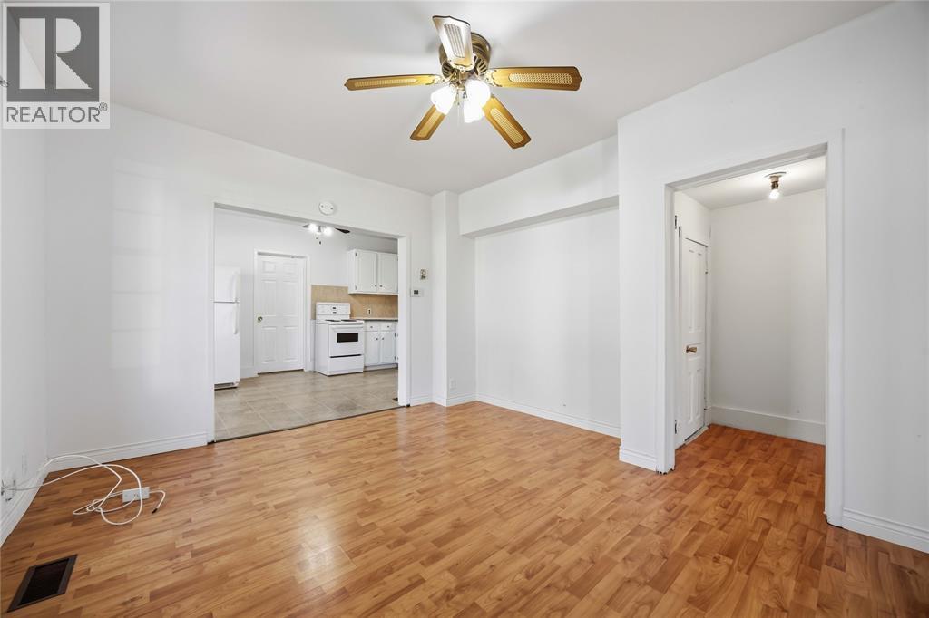 209 Queen Street Property Photo 7