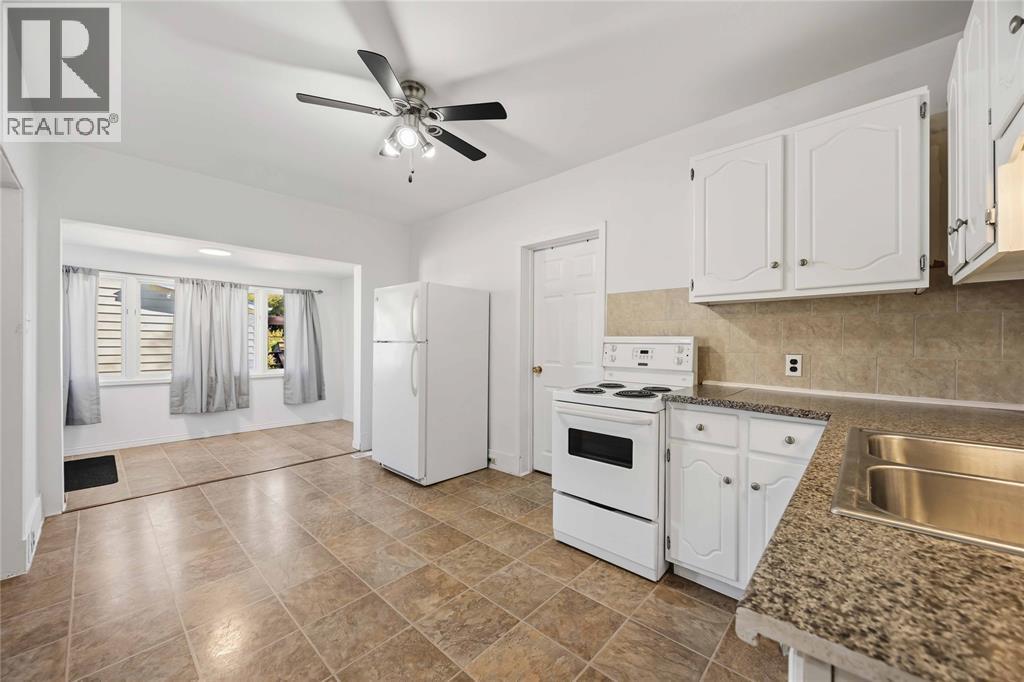 209 Queen Street Property Photo 10
