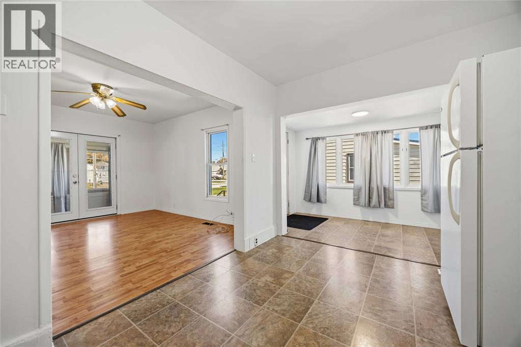209 Queen Street Property Photo 11