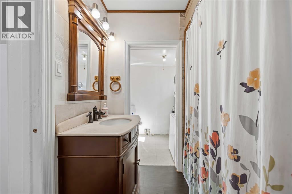 209 Queen Street Property Photo 15
