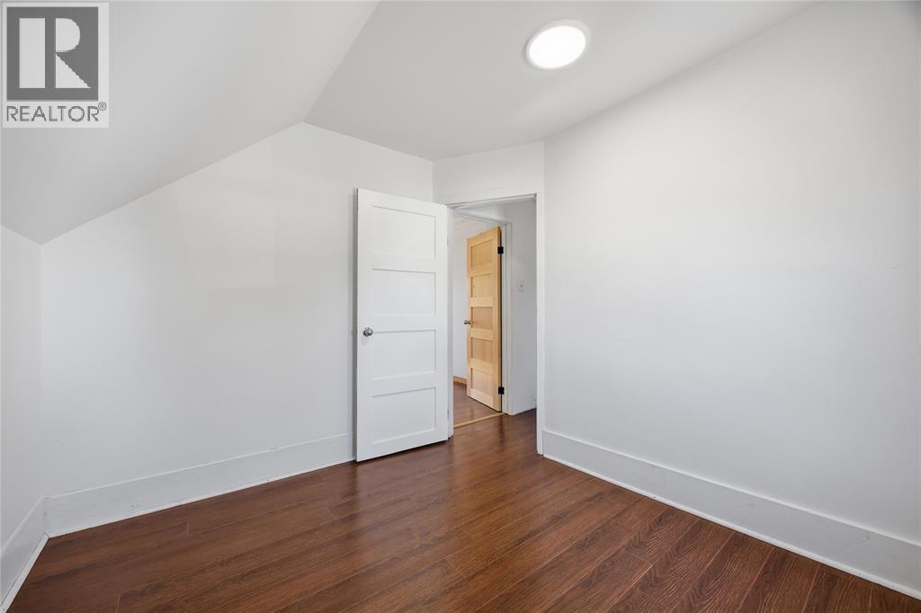 209 Queen Street Property Photo 18