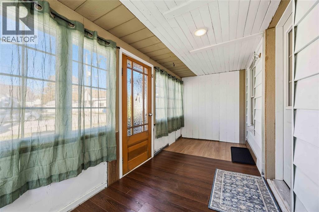 209 Queen Street Property Photo 23