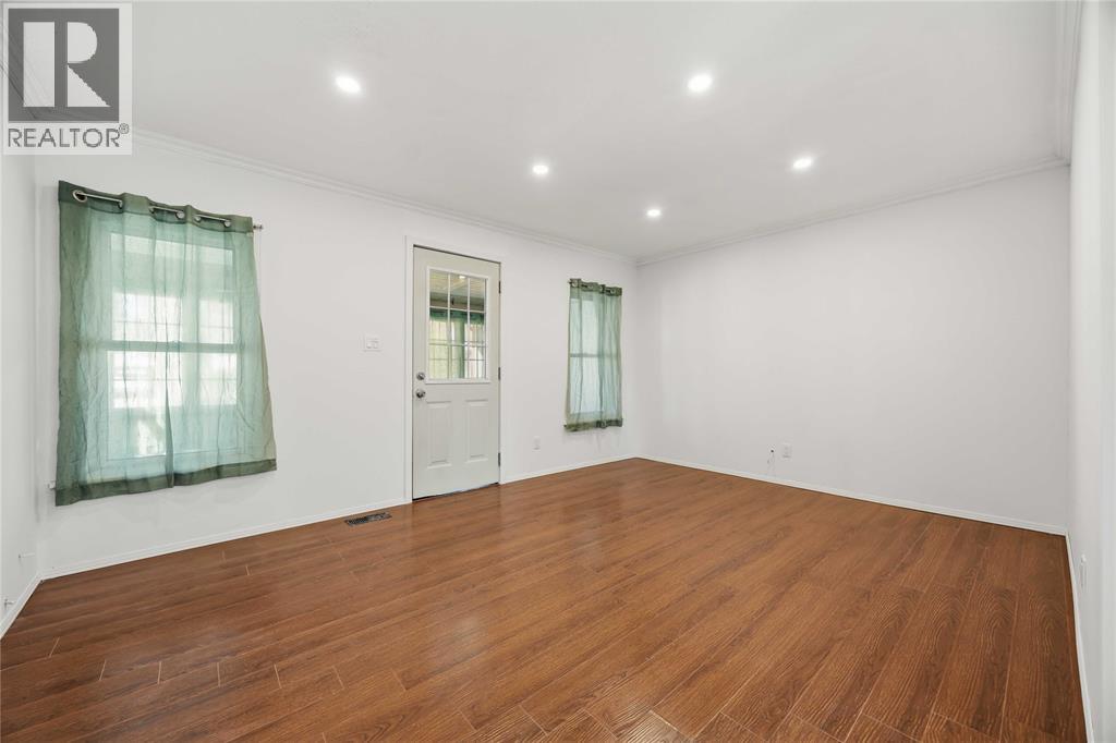209 Queen Street Property Photo 26