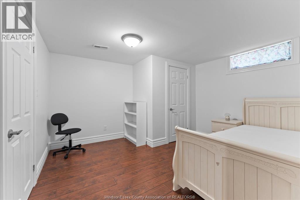 1055 Roseland Drive South Property Photo 33