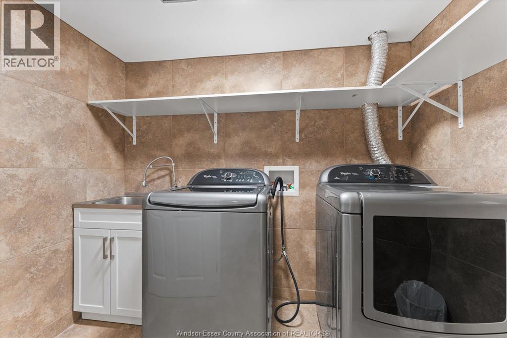 1055 Roseland Drive South Property Photo 35