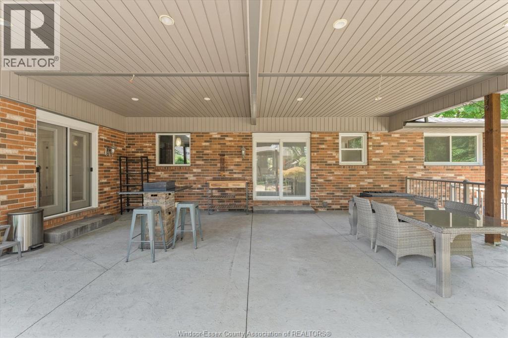 1055 Roseland Drive South Property Photo 37