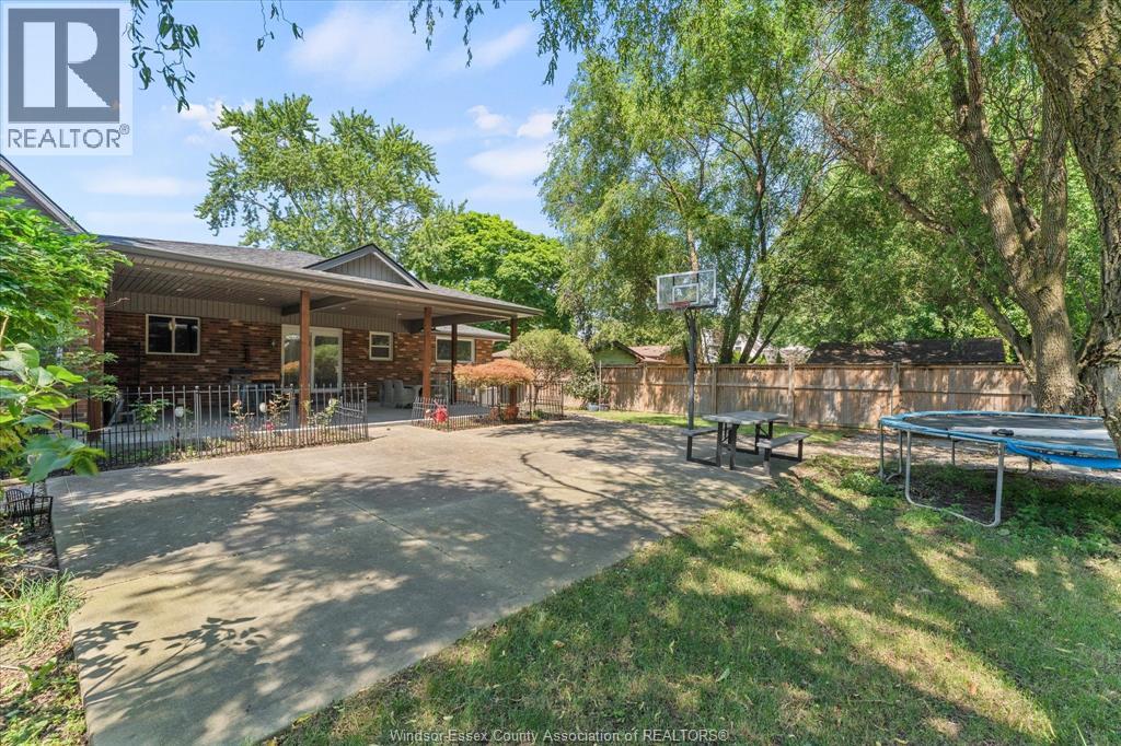 1055 Roseland Drive South Property Photo 41