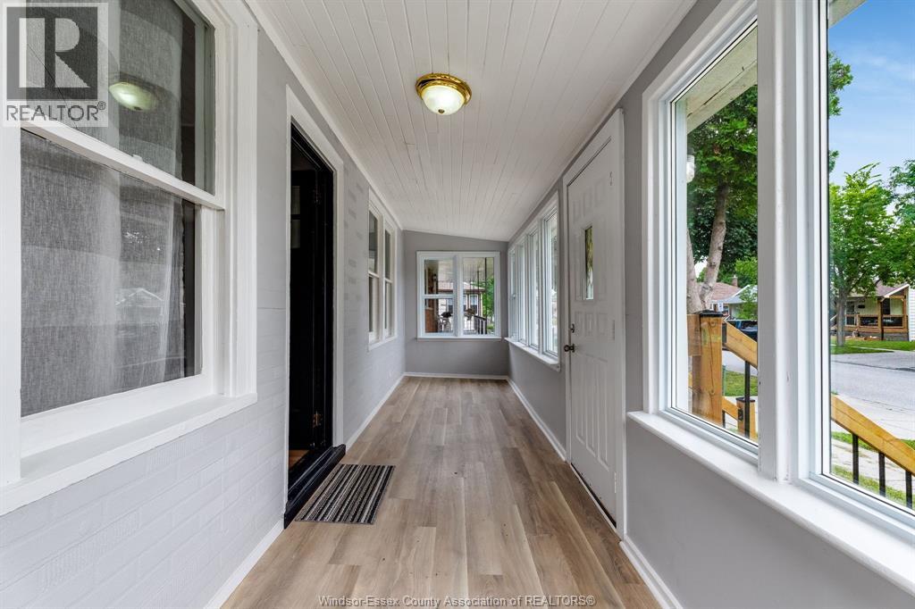 1563 Albert Road Property Photo 2