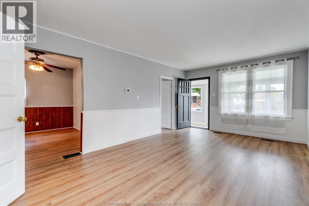 1563 Albert Road Property Photo 4