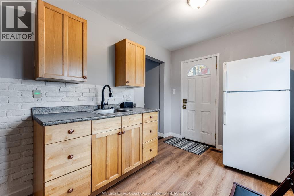 1563 Albert Road Property Photo 10