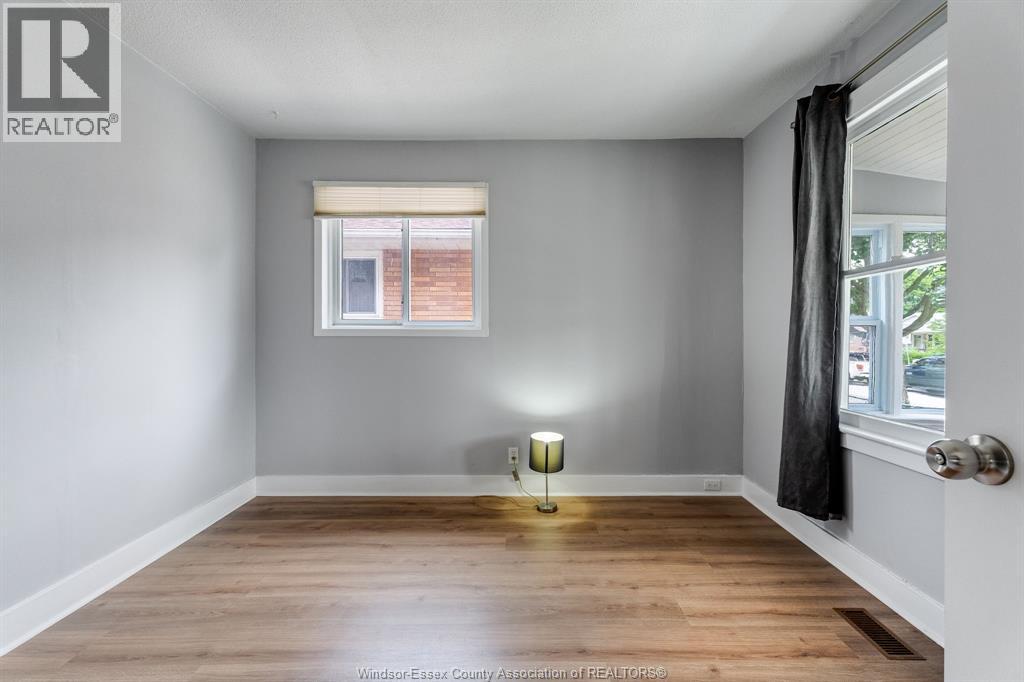 1563 Albert Road Property Photo 11