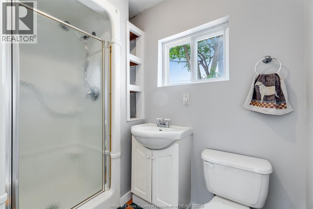 1563 Albert Road Property Photo 13