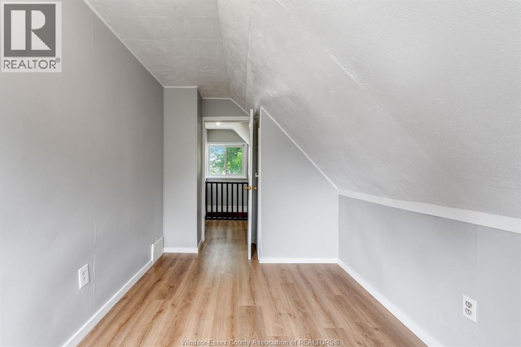 1563 Albert Road Property Photo 17
