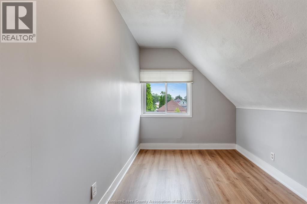 1563 Albert Road Property Photo 20