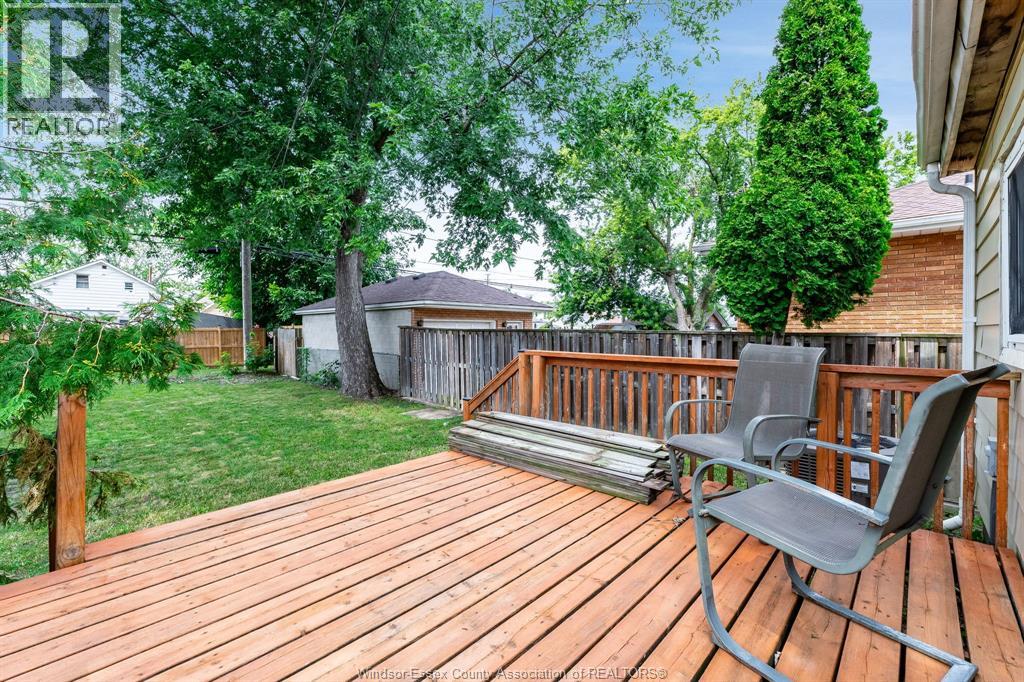 1563 Albert Road Property Photo 26