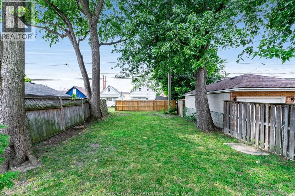 1563 Albert Road Property Photo 28