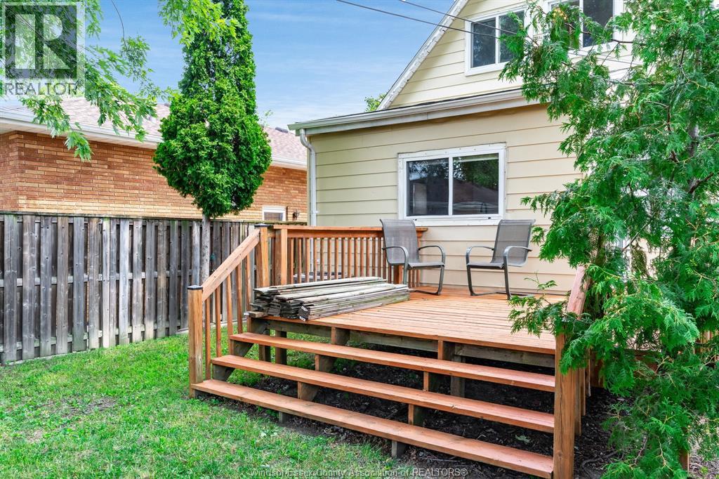 1563 Albert Road Property Photo 30