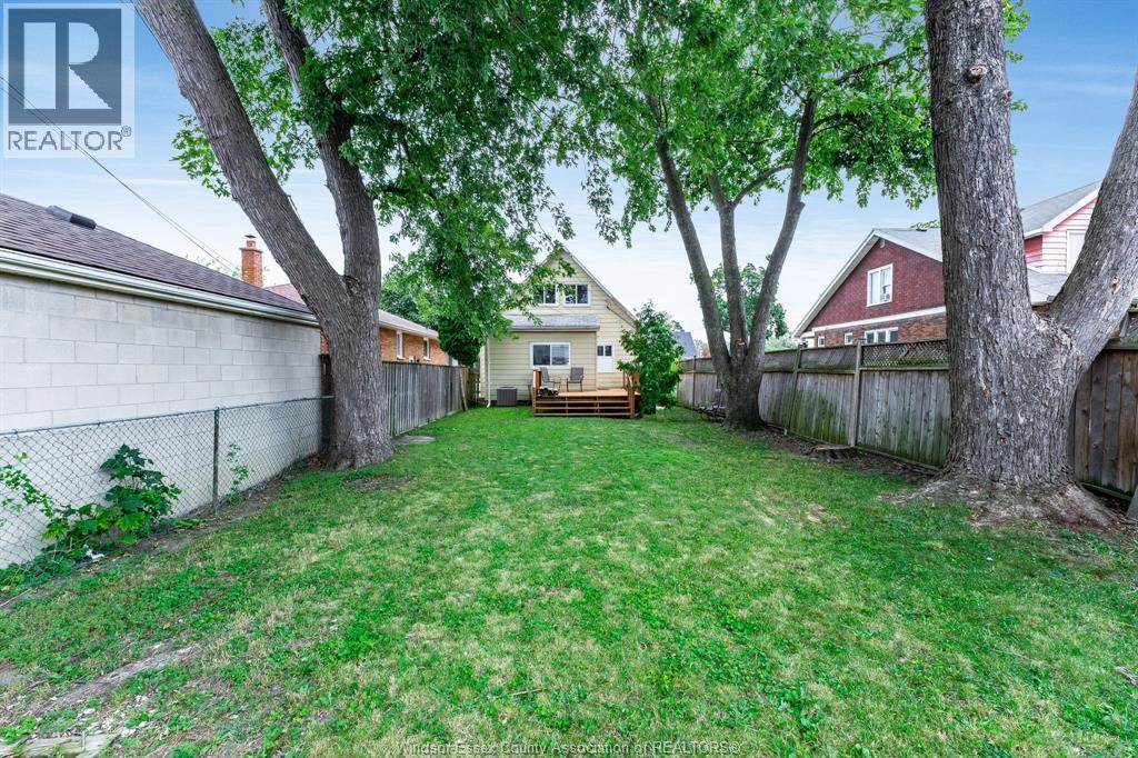 1563 Albert Road Property Photo 31