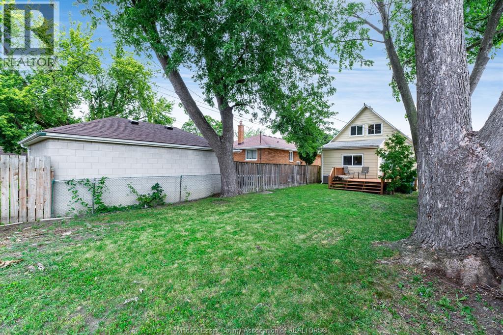 1563 Albert Road Property Photo 32