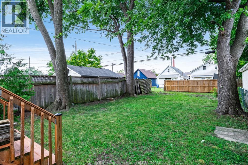 1563 Albert Road Property Photo 33
