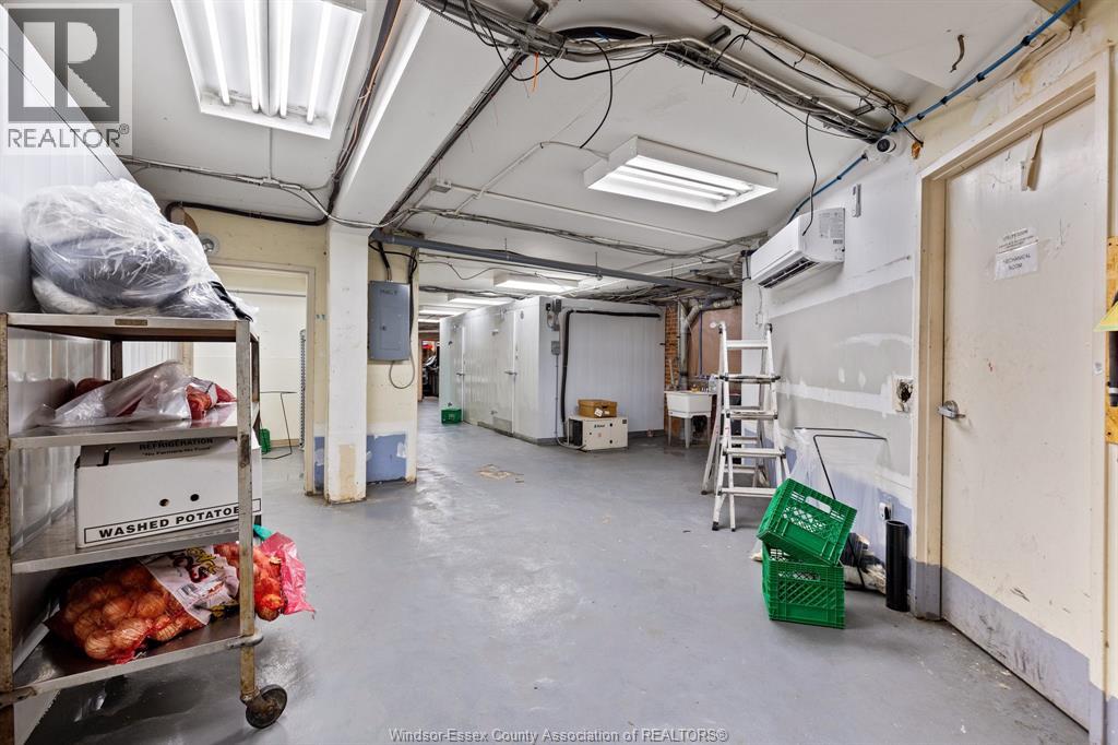 251-271 Ouellette Avenue Property Photo 28