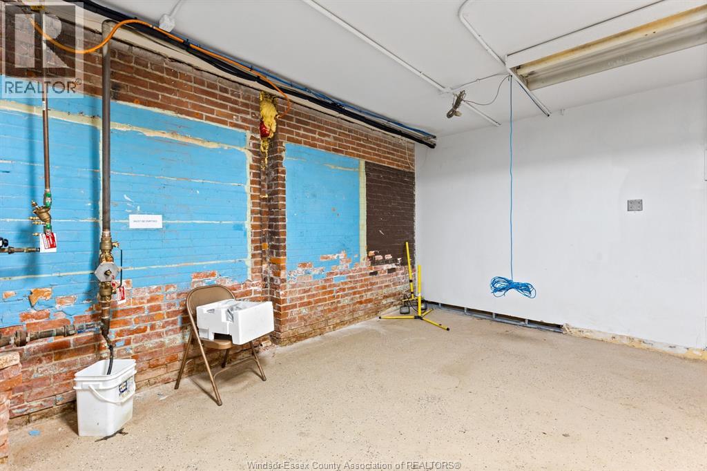 251-271 Ouellette Avenue Property Photo 35