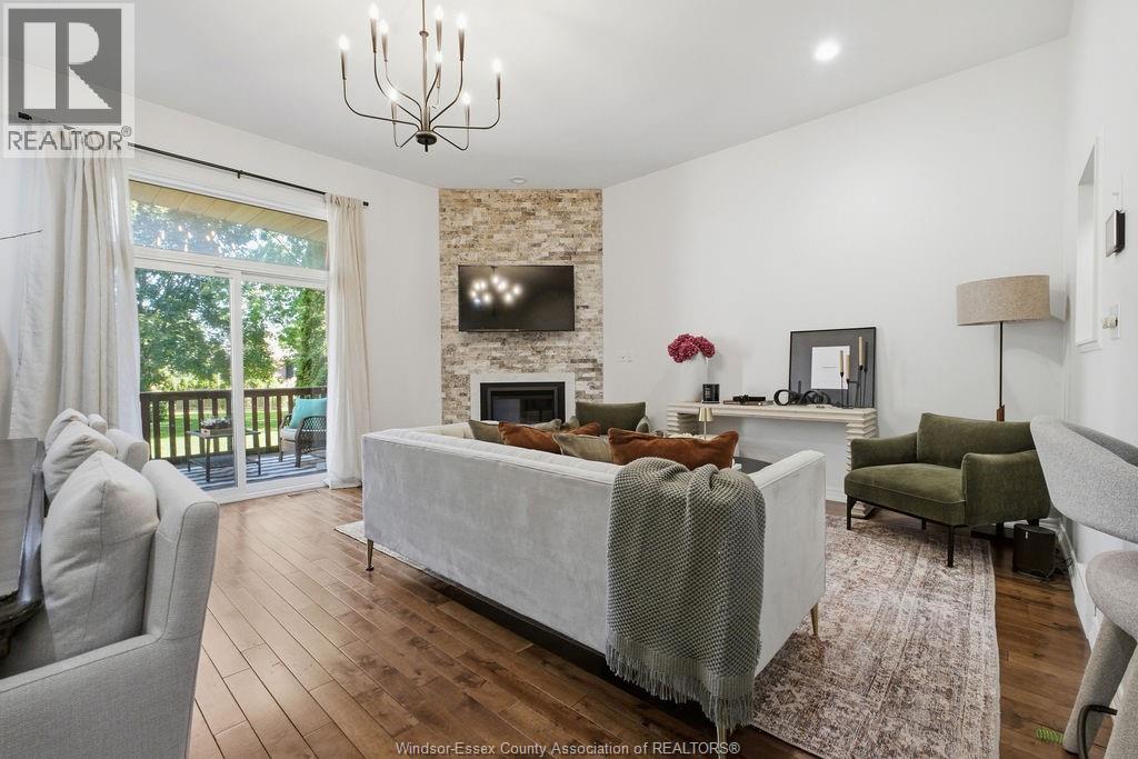 350 Tuscany Crescent Property Photo 4