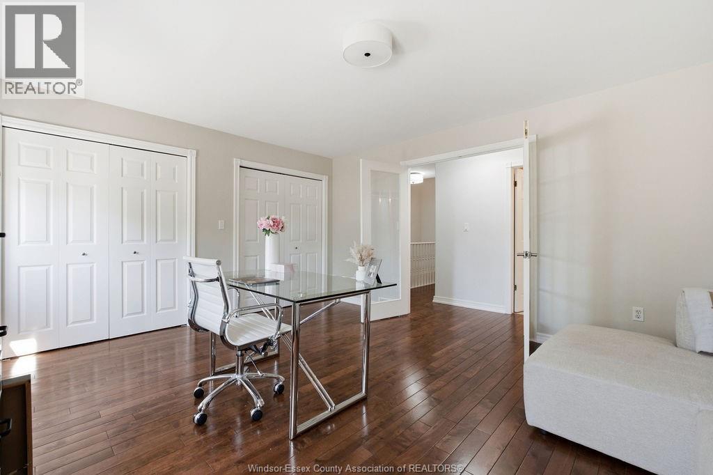 350 Tuscany Crescent Property Photo 33
