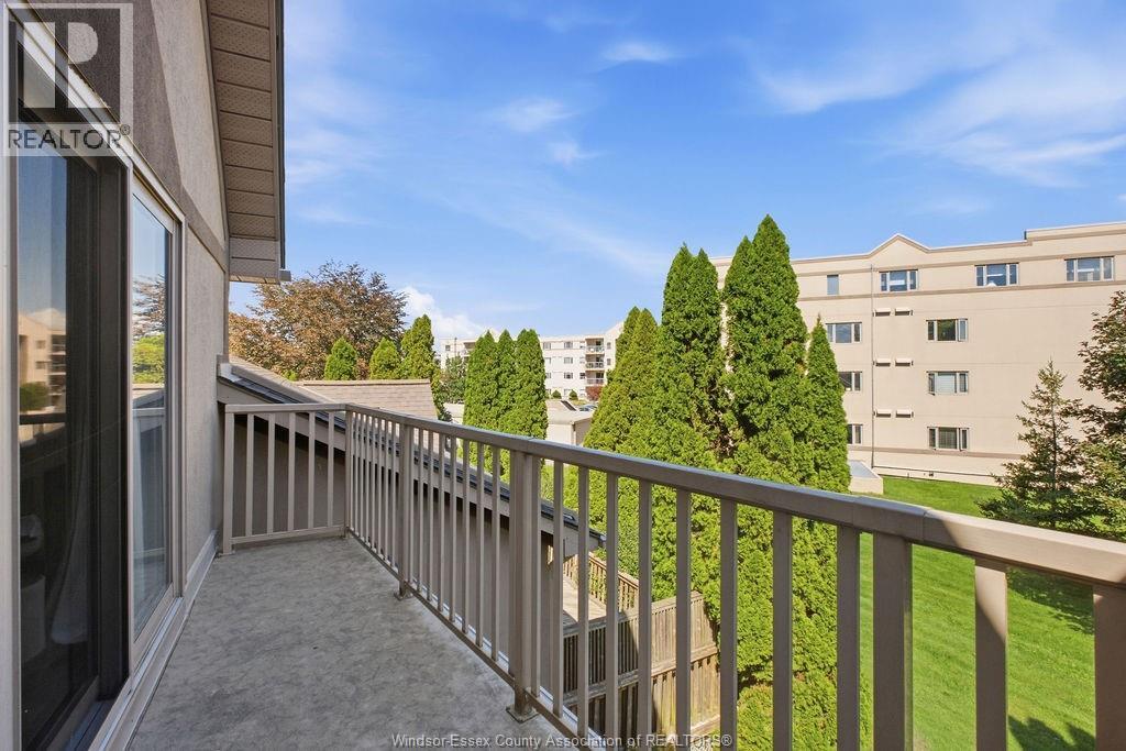 350 Tuscany Crescent Property Photo 43
