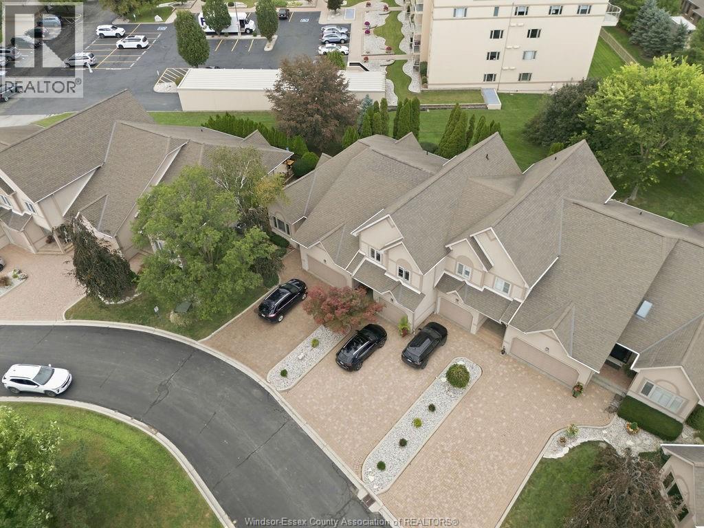 350 Tuscany Crescent Property Photo 47