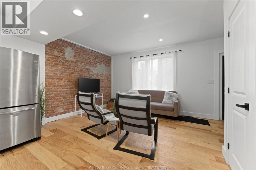 1261 Monmouth Road Property Photo 7
