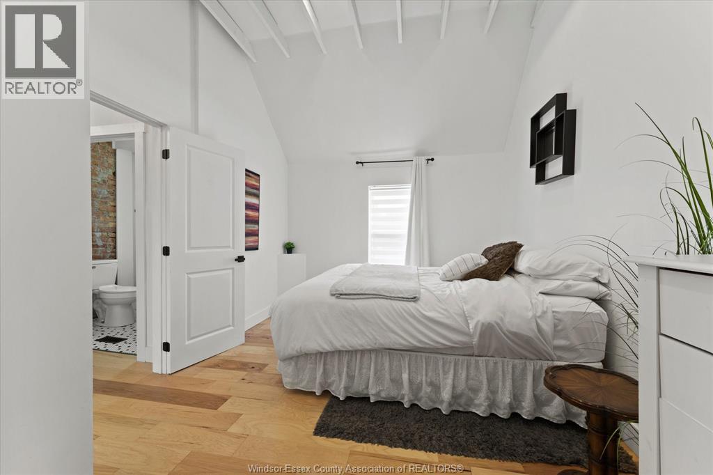 1261 Monmouth Road Property Photo 21