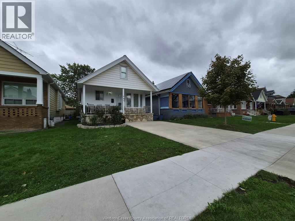 947 Elsmere Property Photo 2