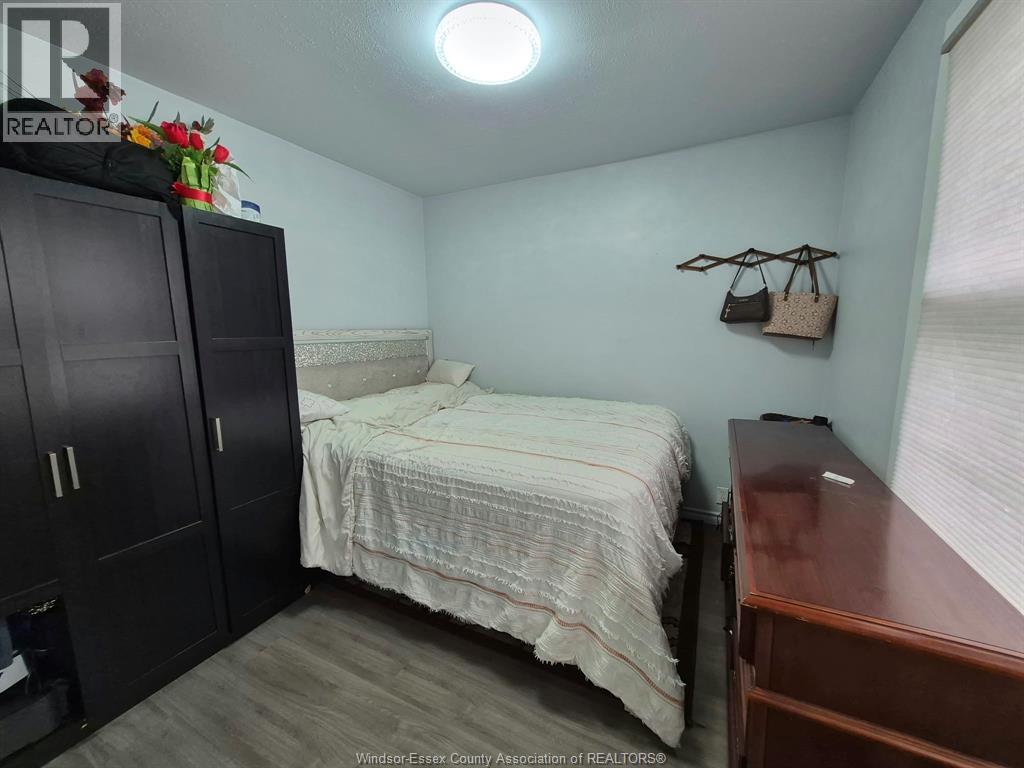 947 Elsmere Property Photo 10
