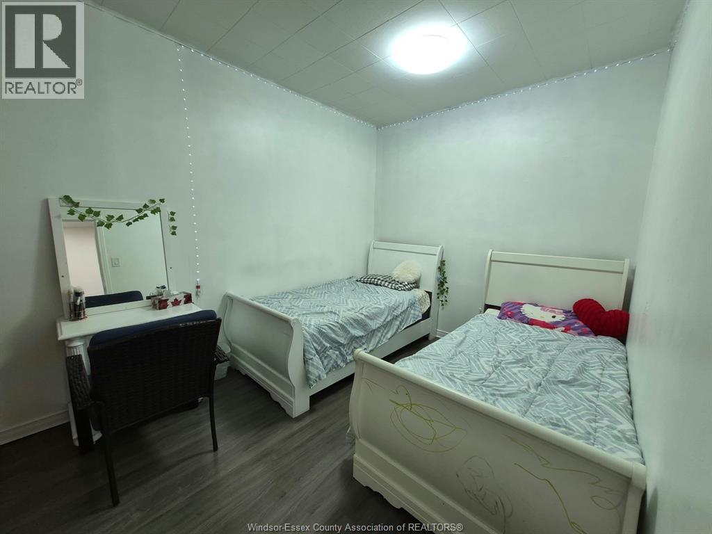 947 Elsmere Property Photo 11