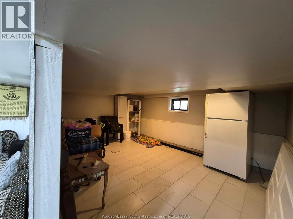 947 Elsmere Property Photo 18